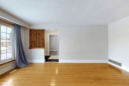 For Lease - 31 Cowling Crescent, Ajax, Ontario - Photo 3