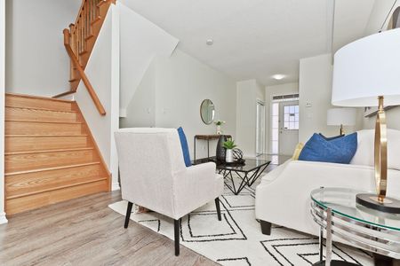 For Lease - 352 Black Drive, Milton, Ontario - Photo 4