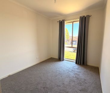 9 Cumulus Court, Hampton Park VIC - Photo 4