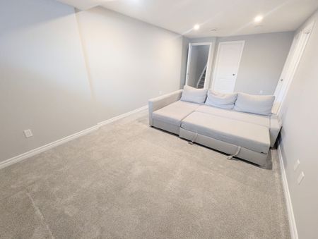 For Lease - 210 Talltree Crescent, Stittsville - Munster - Richmond, Ontario - Photo 4