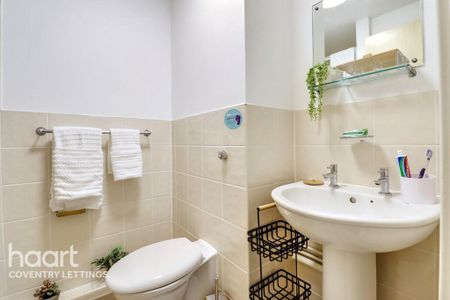 1 bedroom in a flat share to rent - Photo 4