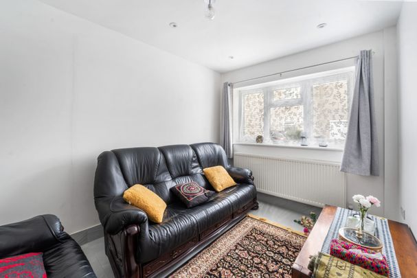 Portland Road, Mitcham, CR4 - Photo 1