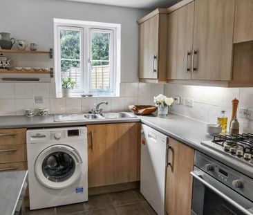 3 bedroom end of terrace house to rent - Photo 5