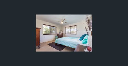 Family Home in Convenient Location! - Photo 2