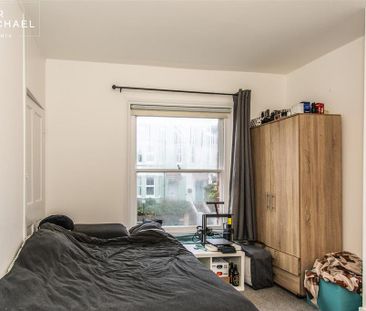 4 bedroom terraced house to rent - Photo 3