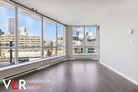 Condo in Downtown Vancouver, BC - Photo 3