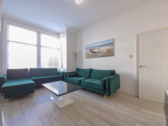 4 bedroom terraced house to rent - Photo 1