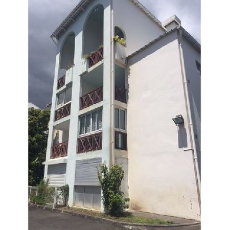 Location Appartement 1 pièce 40m² ST DENIS 97400 - Photo 4