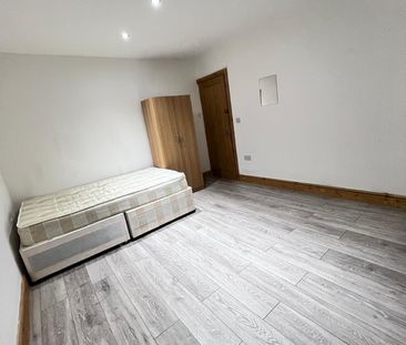 Room in a Shared House, Wyvenhoe Road, HA2 - Photo 1