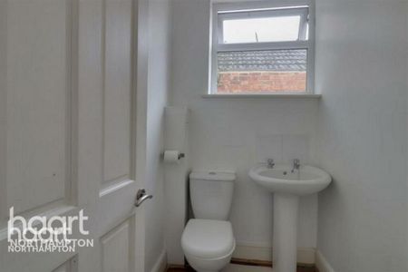 3 bedroom maisonette to rent - Photo 5