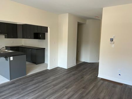 For Lease - 256 Pottruff Road, Brant, Ontario - Photo 5