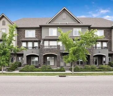 Executive Townhouse for Rent in Quarry Park – Modern Living with Convenience | Calgary - Photo 1