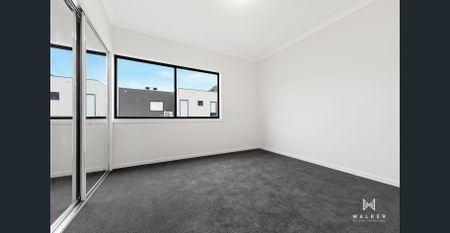 Modern Living Townhouse! - Photo 4