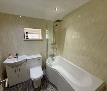 3 bedroom semi-detached house to rent - Photo 2