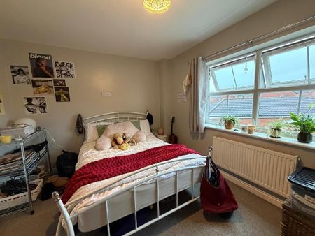 3 Bedroom Town House To Rent - Photo 4