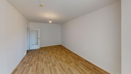 Großzügige 2-Raum-Erdgeschosswohnung mit Tageslichtbad - Foto 2