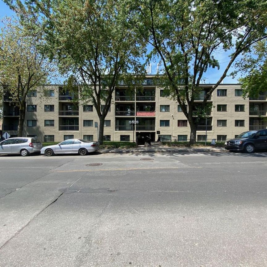 Two-Bedroom (4.5) - 6325 Blvd Maurice-Duplessis, Montréal - Photo 2