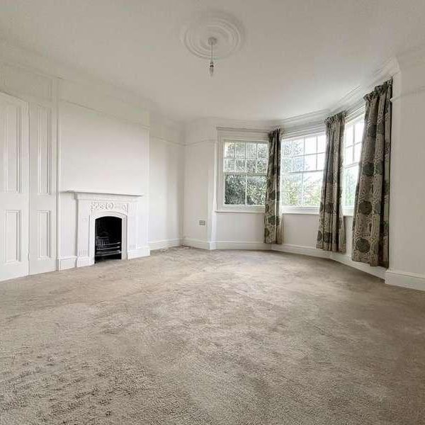 Hedingham Road, Halstead, CO9 - Photo 1