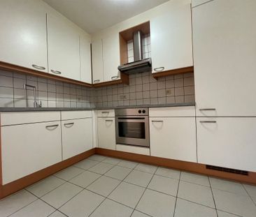 Prachtig vernieuwd appartement met 1 slaapkamer en dressing! - Photo 1