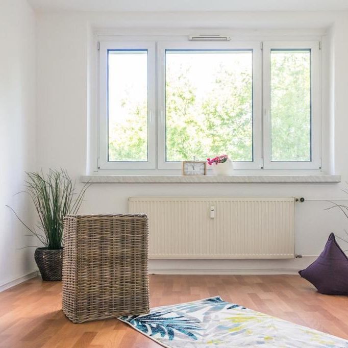 Direkt im Zentrum gelegene 2-Raum-Wohnung mit Balkon - Foto 1