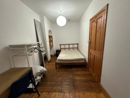 3 bedroom flat to rent - Photo 2