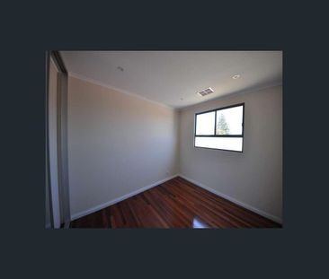 FOUR BEDROOM FAMILY HOME - Photo 2