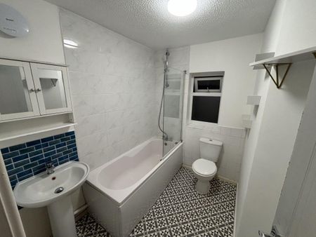 2 Bed Semi-Detached House, Venture Scout Way, M8 - Photo 5