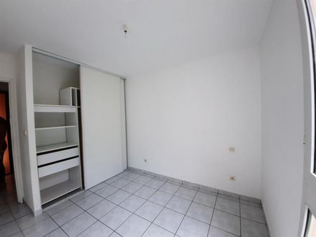Location Appartement 3 pièces 53m² LA MONTAGNE 97417 - Photo 3