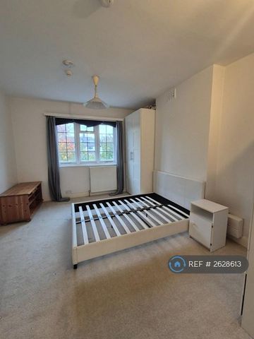 1 bedroom flat to rent - Photo 3