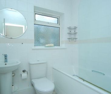 3 bedroom flat to rent - Photo 5