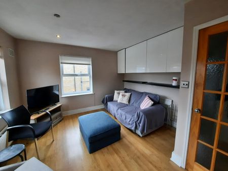 2 Bed Flat, George Lane, SE13 - Photo 2