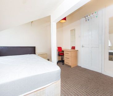 Queens Road, Hyde Park, Leeds - Photo 5