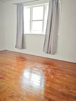 Charming 2BR Home with Great Amenities! - Photo 1