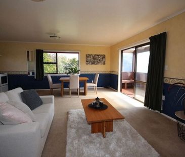 Spacious Family Living - Photo 1