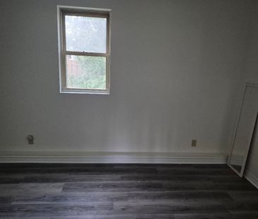 For Lease - 69 Ontario Street, Cambridge, Ontario - Photo 3