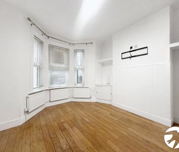 2 bedroom maisonette to rent - Photo 2