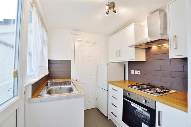 2 bedroom terraced house to rent - Photo 1