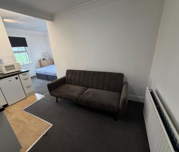 Studio to rent - Photo 5