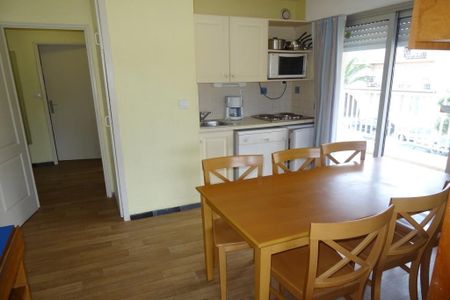 Location Appartement 2 pièces 37m² HYERES PLAGE 83400 - Photo 3