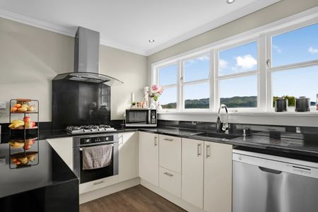 Top quality family home - Photo 2