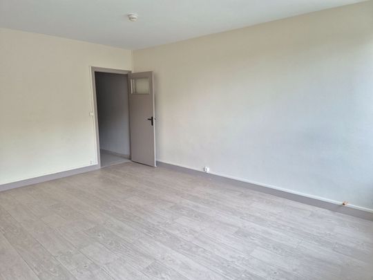 A LOUER Appartement 50000 Saint-Lô 1 pièce de 42 m² - Photo 1