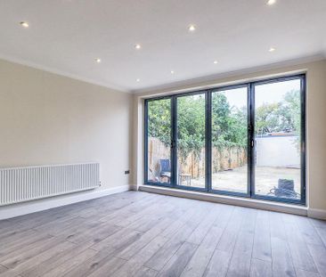 4 bedroom terraced house to rent - Photo 1