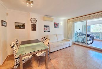 Apartment with 2 bedrooms with swimming pool LONG TERM