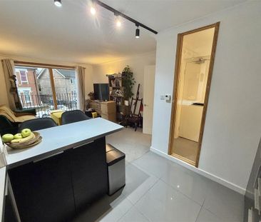 2 bedroom apartment to rent - Photo 2