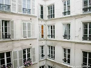 Logement à Paris, Location meublée - Photo 4