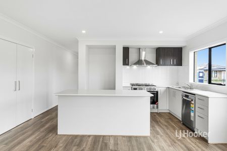 14 Brushtail Street, Mambourin VIC, Belconnen - Photo 2