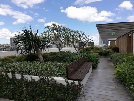 Fully Furnished - Bay View - Best Location - Photo 2