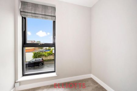 4 bedroom terraced house to rent - Photo 5