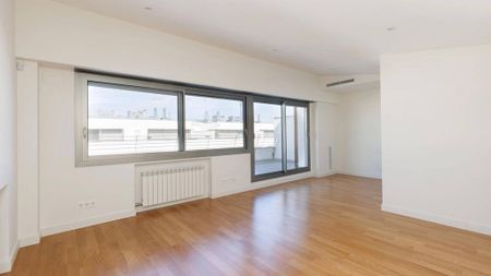 Luxury 4 room Detached House for rent in Sabadell, Catalonia - Photo 3