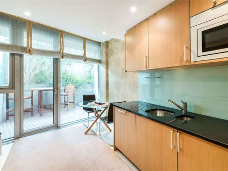 This is a wonderful "Garden Apartment" located in a landmark development in Knightsbridge. The development offers a 24 hour security team, concierge and residents pool and gym complex. - Photo 5